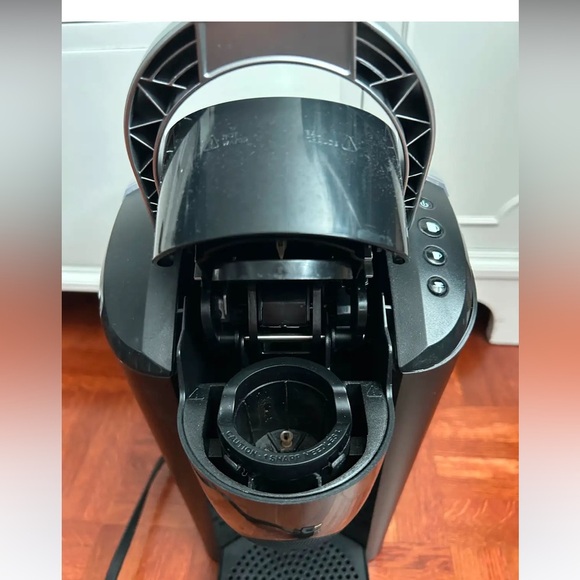 Keurig Machine - Picture 5 of 8